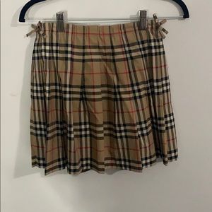 burberry skirts (fits like a 00 or xs)